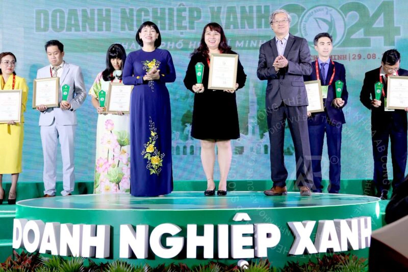 Thế Giới Nha Khoa AB được vinh danh với danh hiệu Doanh nghiệp Xanh 2024