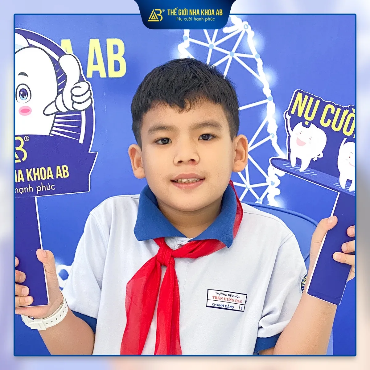 khach-hang-dich-vu-nha-khoa-tre-em-4