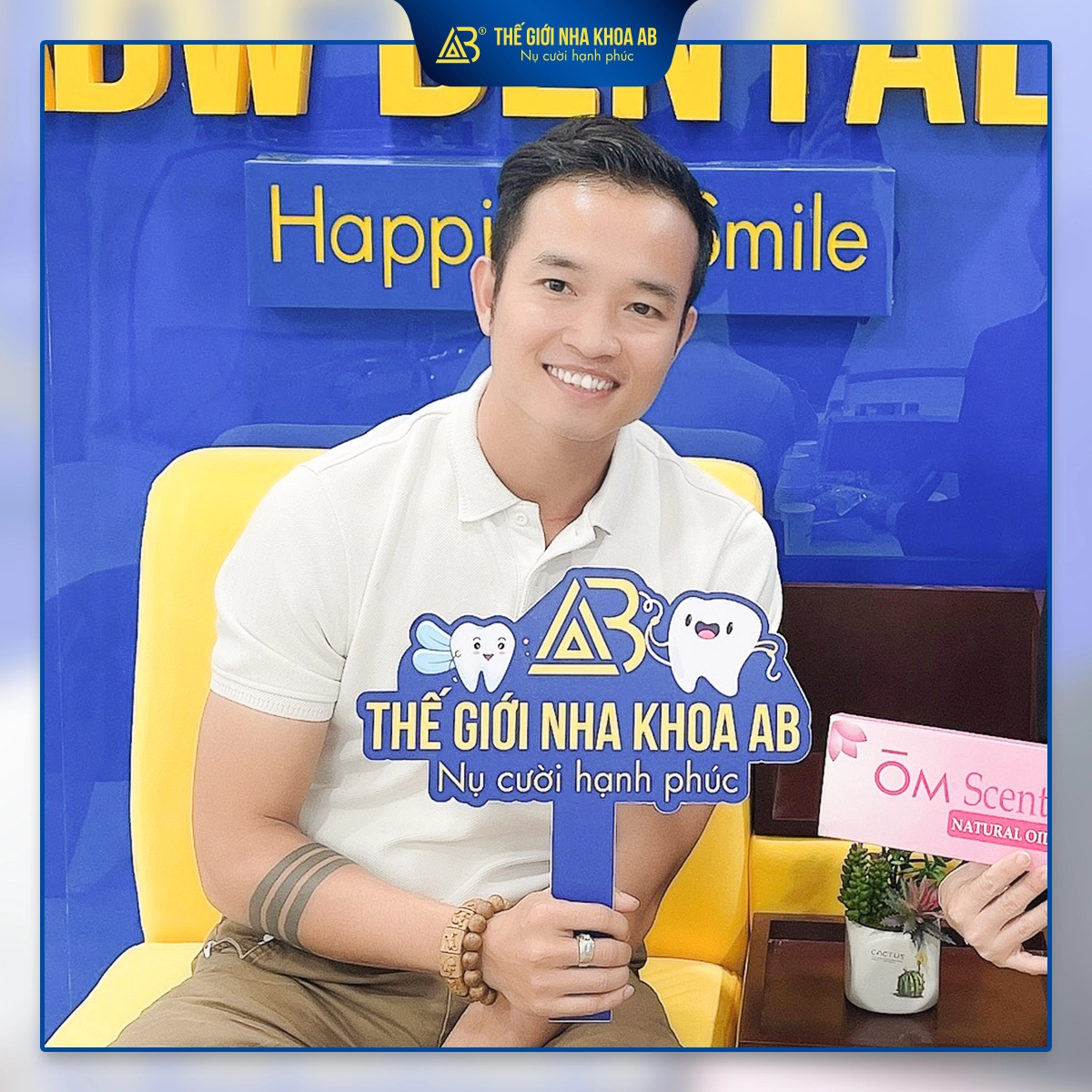 khach-hang-tay-trang-rang-1